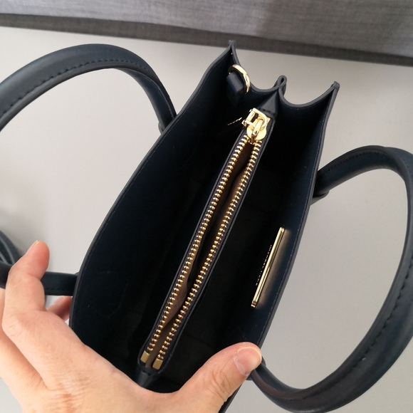 MK Mercer Crossbody Bag (Navy) - Picture 5 of 9